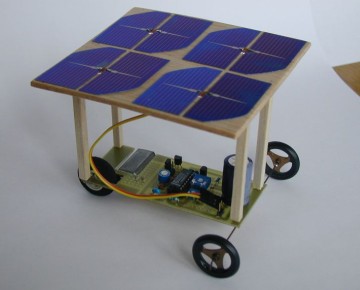 Solární vozítko pro soutěž Napájení sluncem 2003